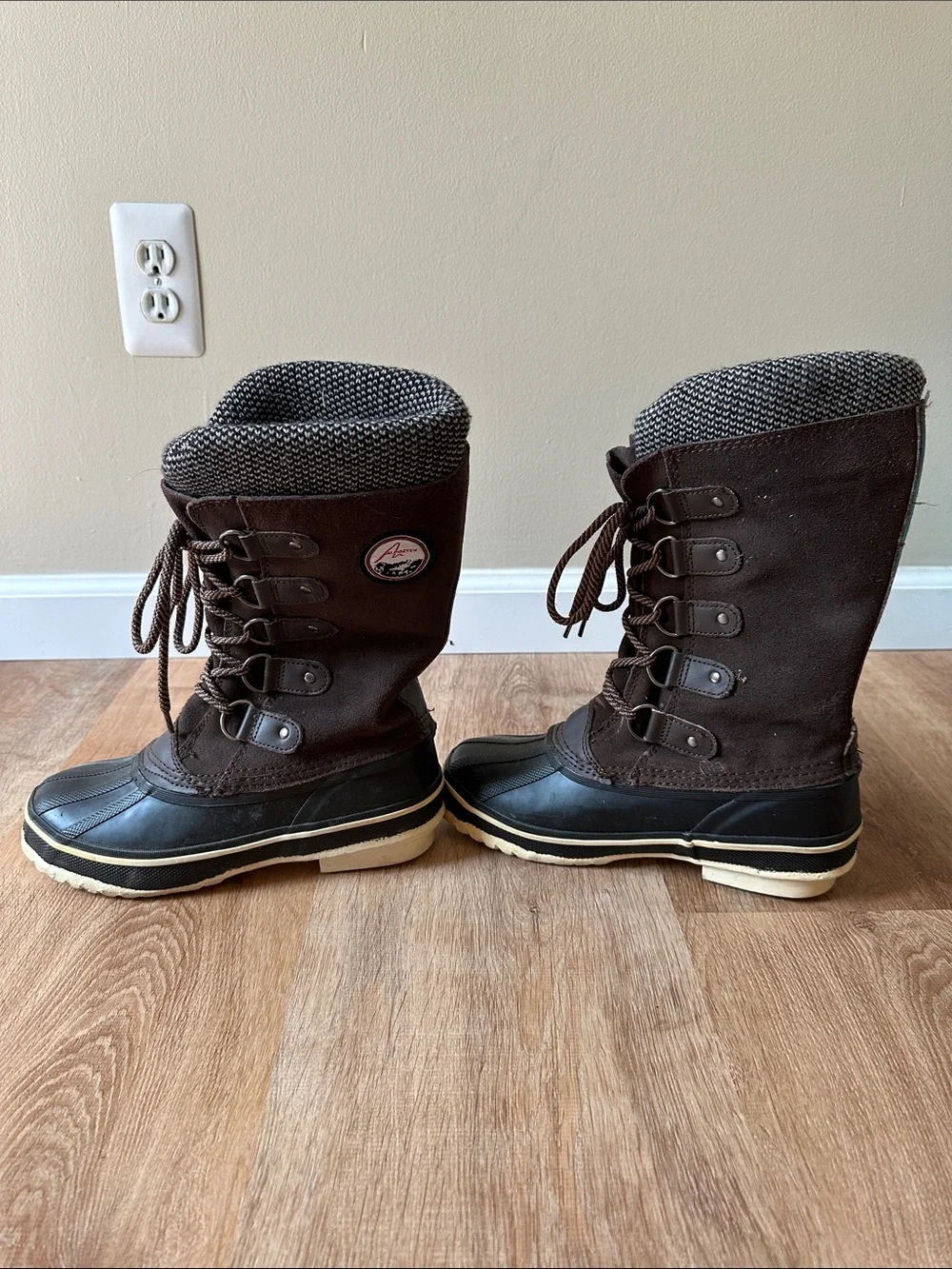 Women's Brown Winter Duck Boots - Insulated Lace-Up